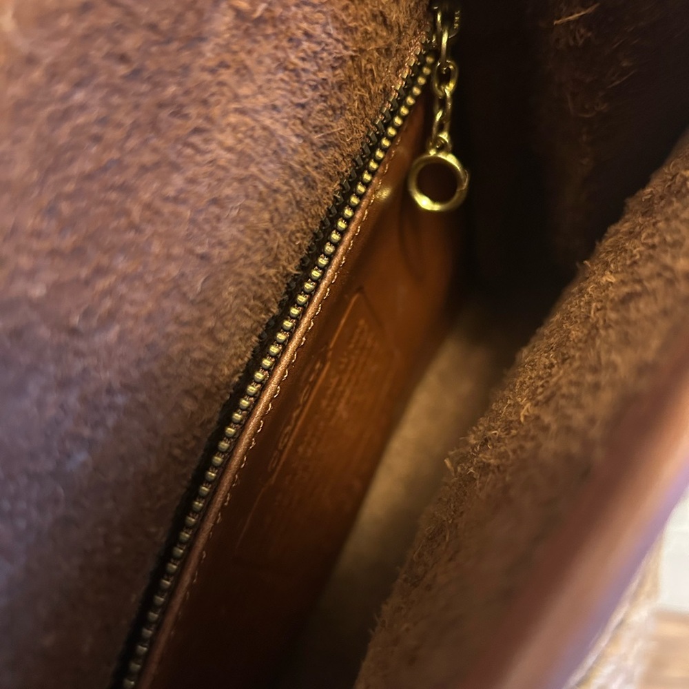 SOLD! ๐ค Vintage Coach Leather Crossbody Bag with Turn Lock - Picture 10 of 11